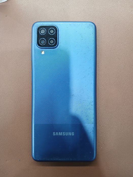 Продам Samsung A12 на 64 ГБ
