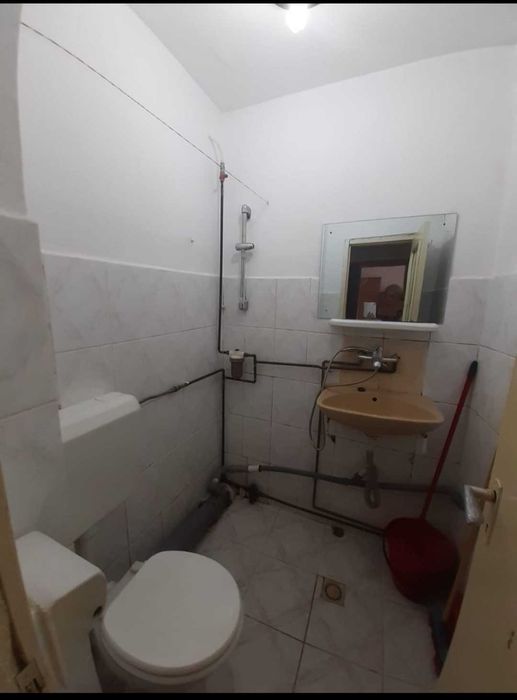 Inchiriez garsoniera govandar