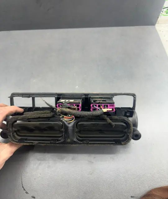 Buton avarie Volkswagen VW Golf 1998 1.4 MT (75 hp)