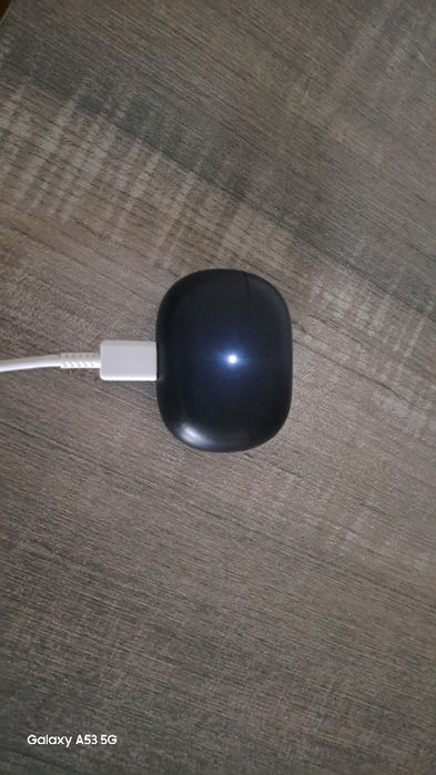 Продам наушники Redmi в хорошем состояние