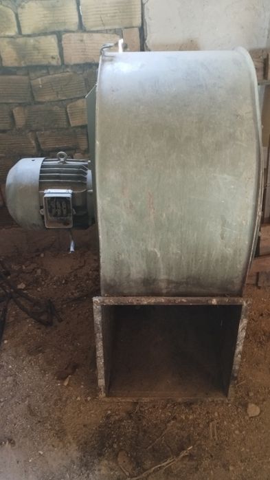 Аспирация, вентилатор тип охлюв. Два броя.