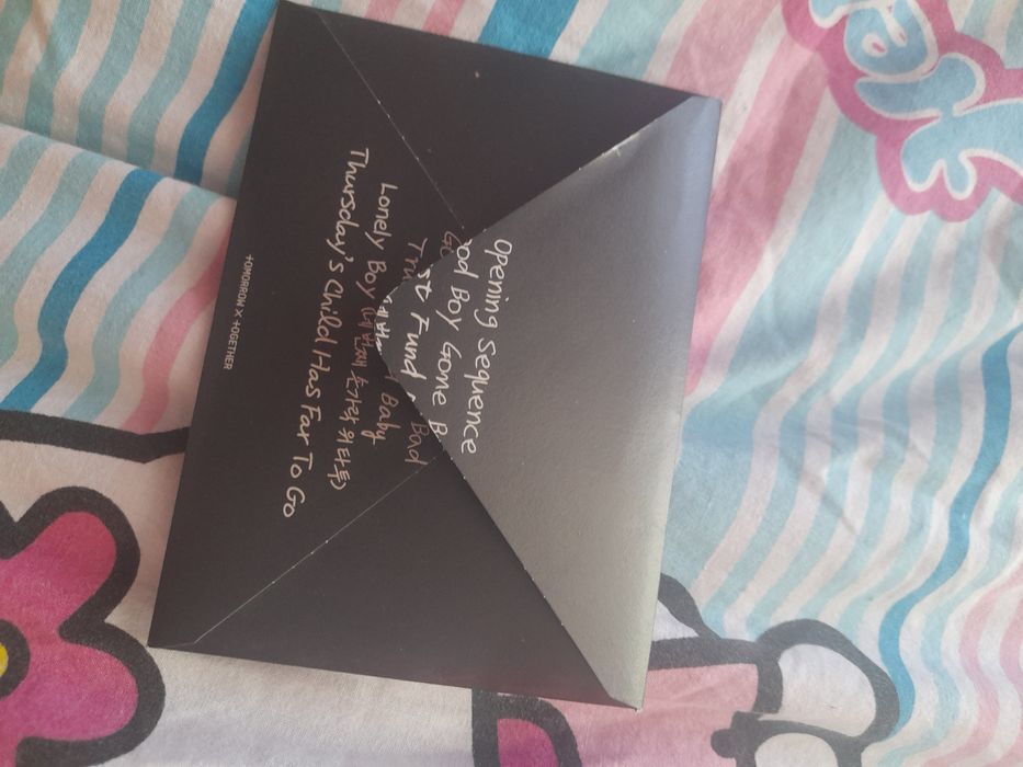 Txt Thursday's Child Hate version album