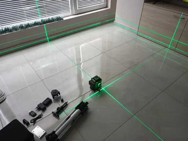 Лазерен нивелир 16 линии + 2 батерии, дистанционно, трипод 1м, IP54