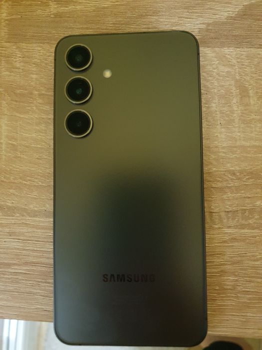 Samsung S24 256GB black с гаранция