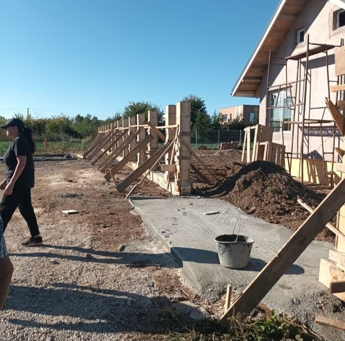 Executam garduri diferite modele