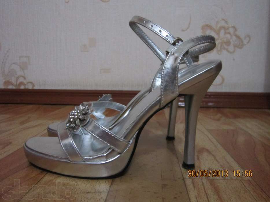 Продается летняя обувь