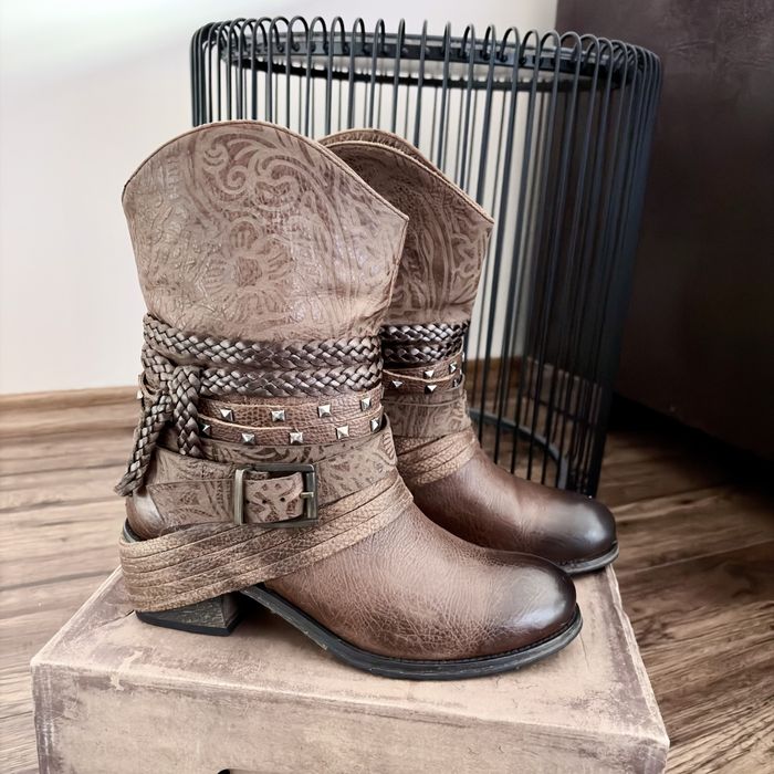 Боти от естествена кожа