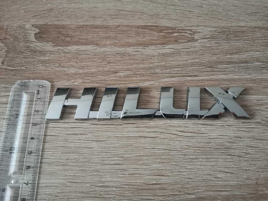 Toyota HILUX метална емблема 15 см