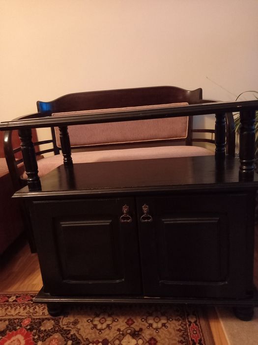 Продавам шкаф,дървен масив