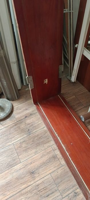 Продам двери деревянные