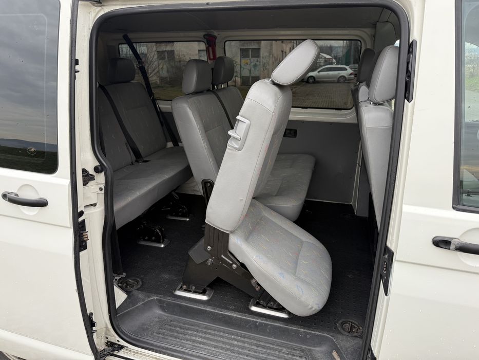 Volkswagen Transporter T5 1.9 TDI 8+1 persoane