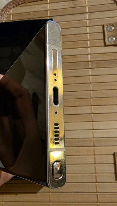 Samsung S23 Ultra 512GB + оригинален кожен калъф