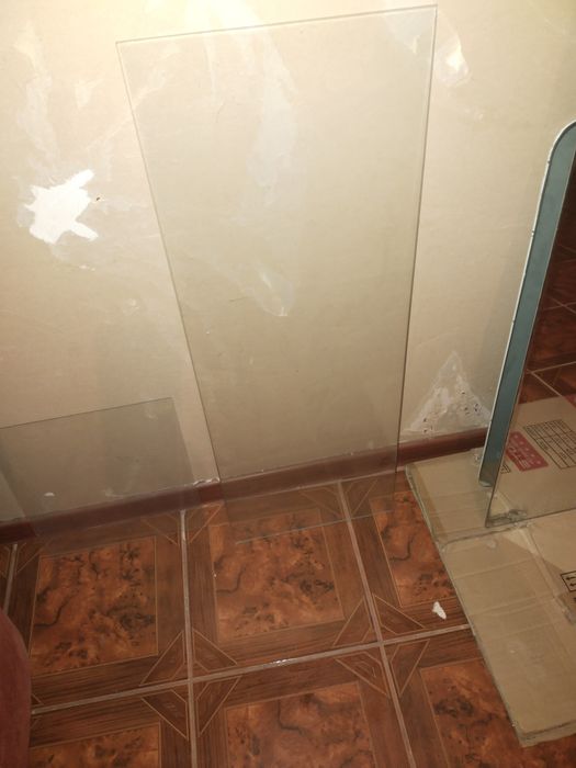 Продам  зеркала,полка стеклянная с серванта