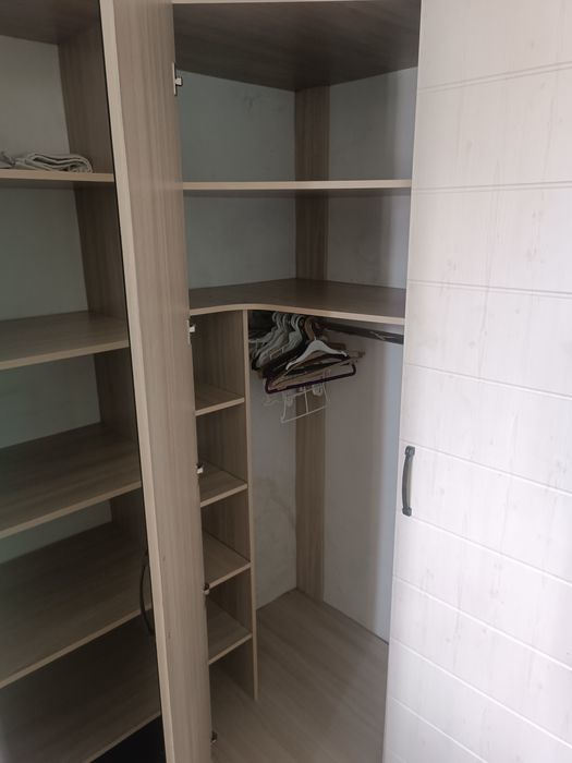 Продам шкаф угловой