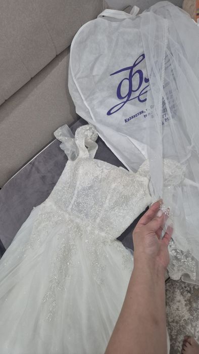 Платья свадебные и туфли