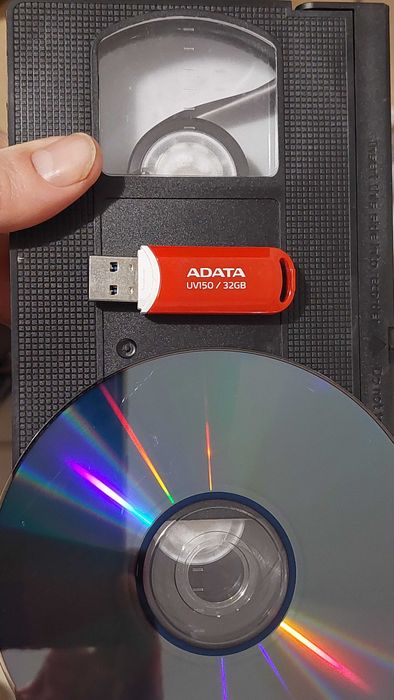 Transfer casete video pe Stick/vhs,8mm,MiniDv preț 1.05 ron/minut, USB