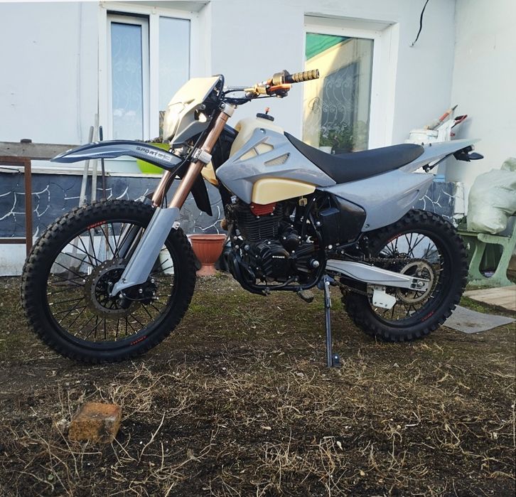 Продам эндуро мотоцикл