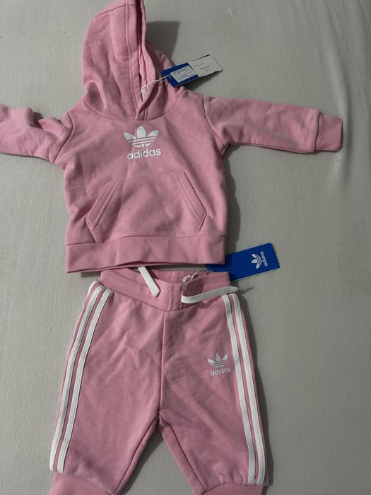 Чисто нов детски комплект на Адидас