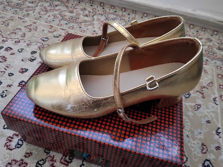 Детская обувь для мальчиков и девочек