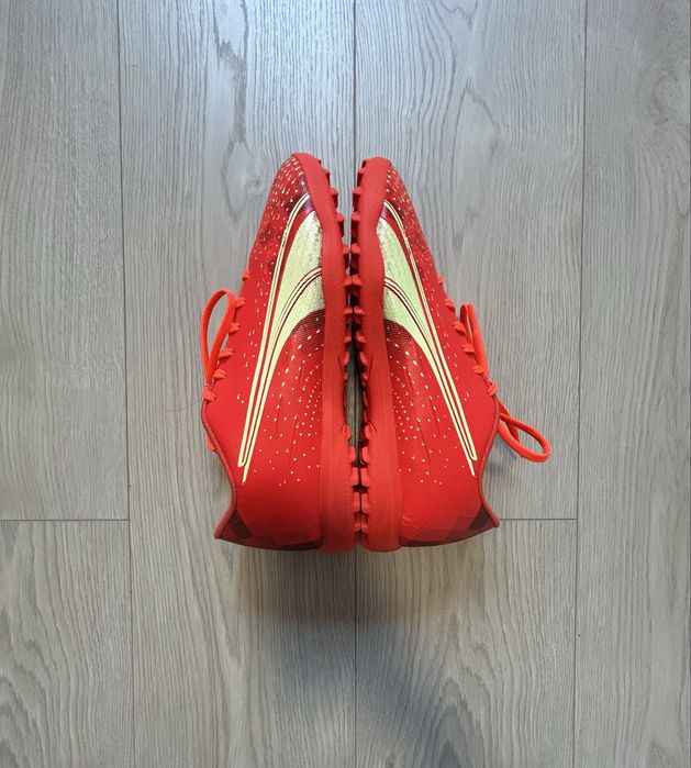 Adidasi fotbal Puma marime 42