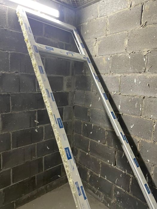 Продам окна и дверь