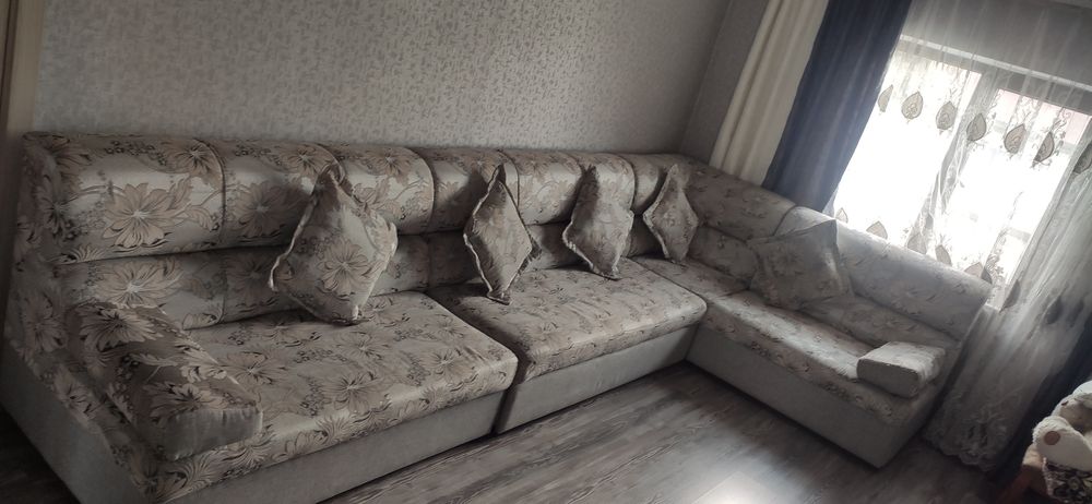 Продам диван угловой