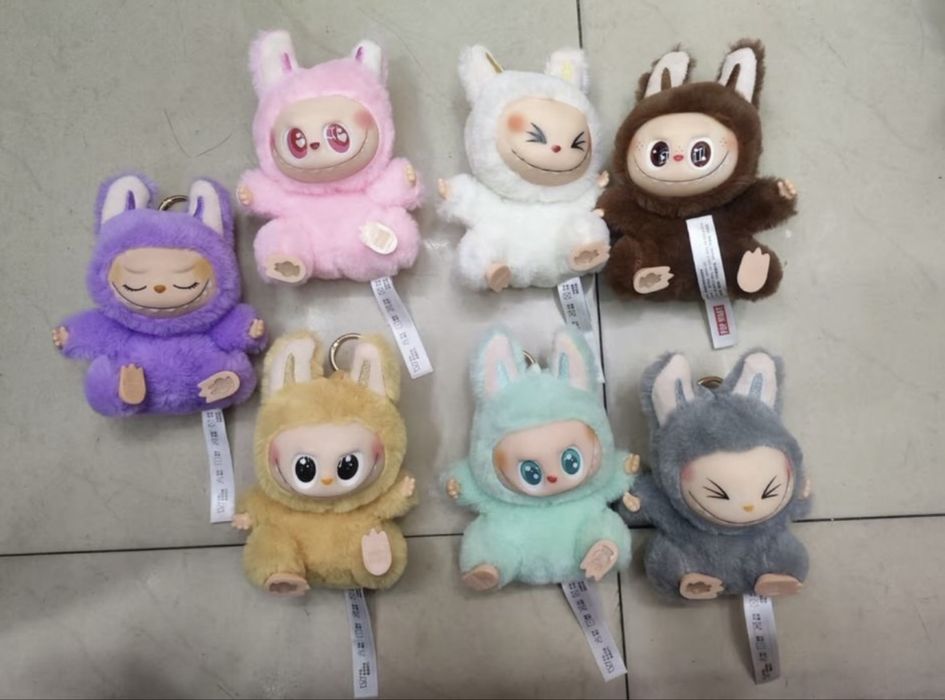ПРОМО!  Играчка Labubu 15см, Лабубу ключодържател Labubu Have A Seat