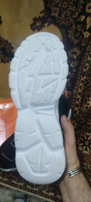 За свою цену фирменные летние кроссовки ! 

В связи с отъ