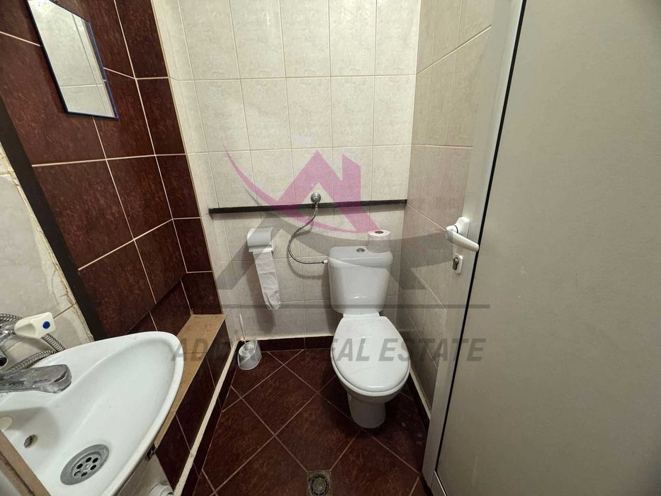 Дава се под наем Двустаен апартамент в Варна, Център - 35 кв.м за 325 € - Снимка #2