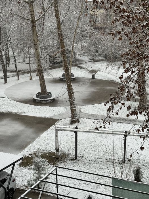 Продаётся квартира у метро Новза всего 1 минута пешком.