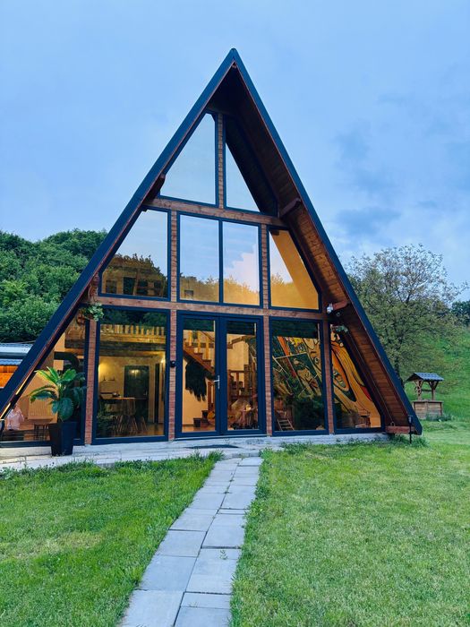 Cazare Crown Hills Resort( A frame si Tiny house)