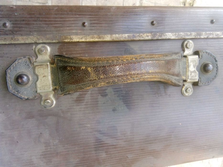 Продавам стар голям куфар ретро 190 лв