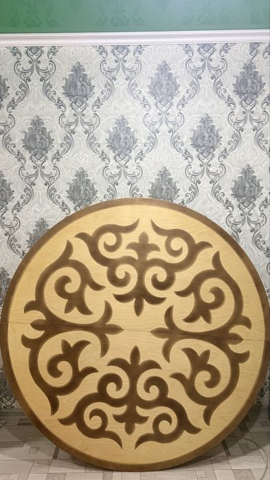 Ұлттық оюлы ағаш жер үстел