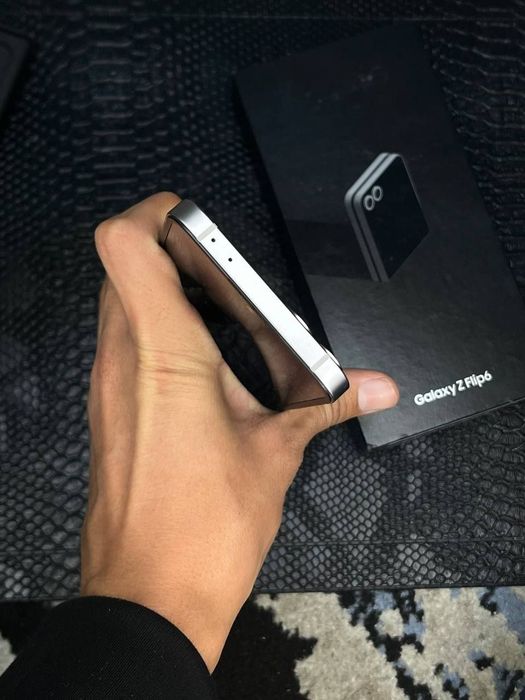 Samsung galaxy z flip 6 5G 12/256gb Korea