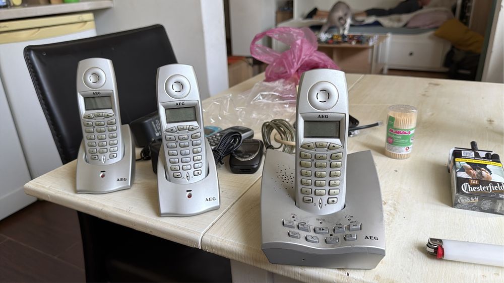 Vand telefoane vechi