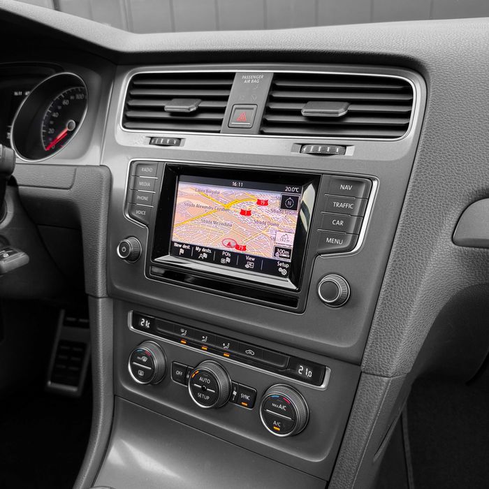 Volkswagen Golf 7 1.2 TSI 105CP Trend Alb Touchscreen Distronic 2014