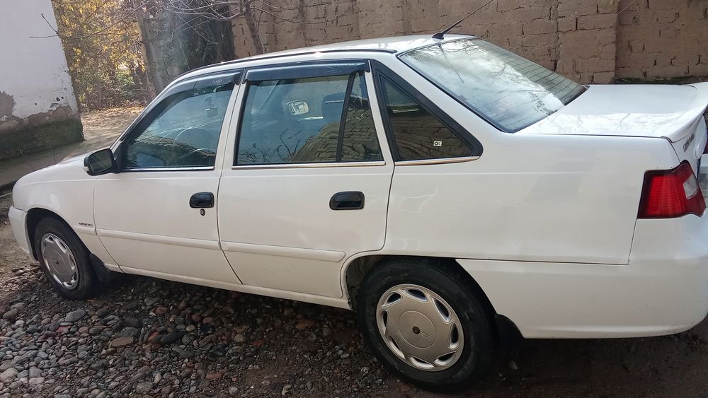 Нексия 2 сотилади.2009.