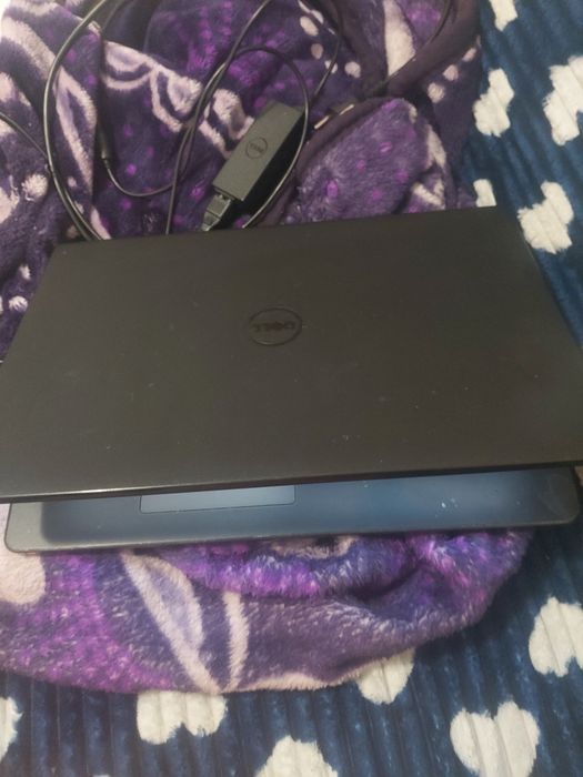 Vând laptop este în stare bună fo