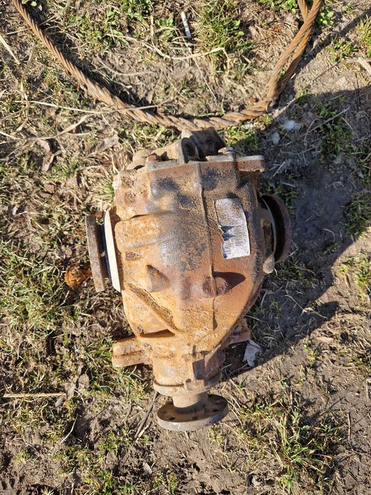 Vând grup/diferential spate bmw x3e83