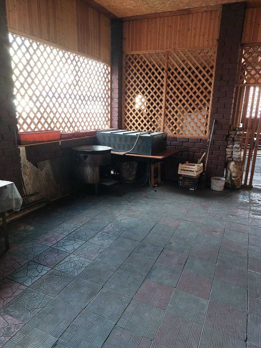 Продается просторное, полностью оборудованное кафе