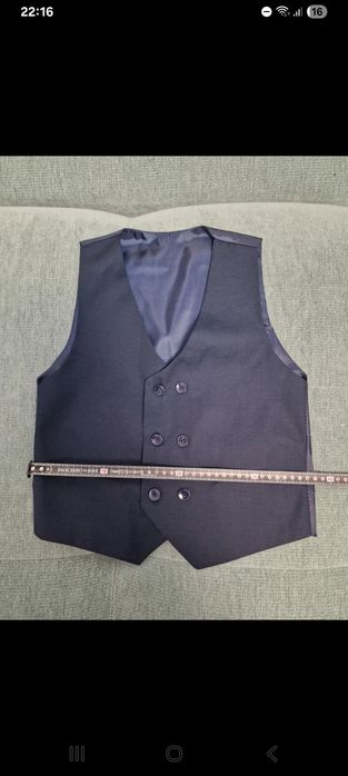 Costum baieti 9 ani in stare foarte buna