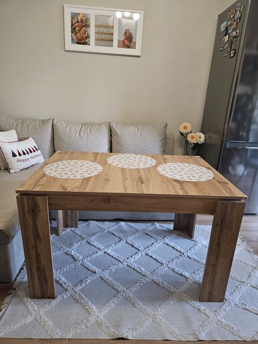 Разтегателна трапезна маса