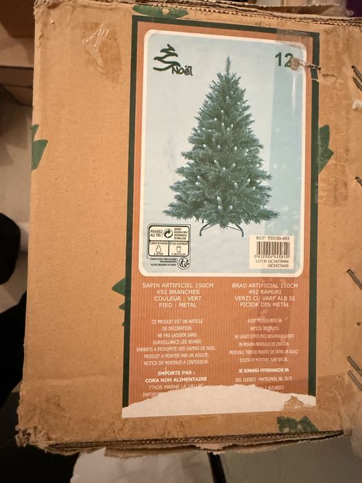 Brad artificial 150cm, cu varfuri albe