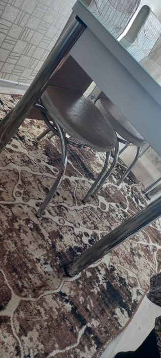 Продам стол со стульями Район 10 маг