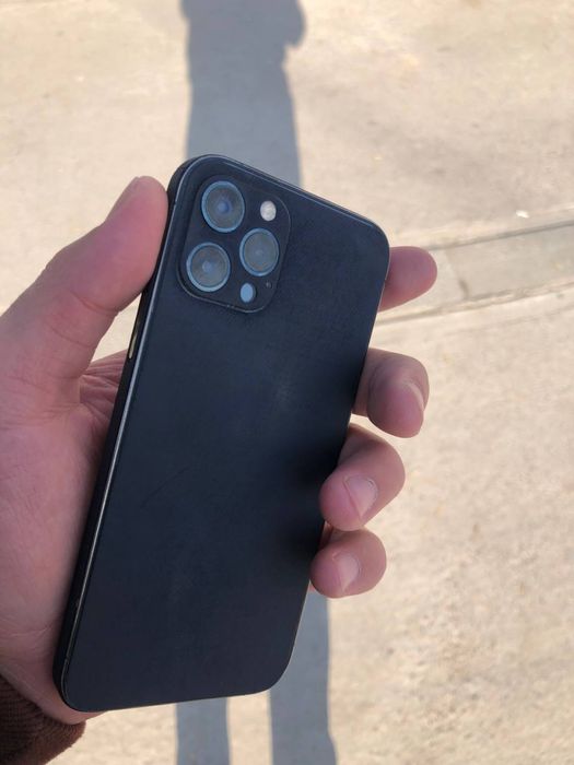 Iphone 12 pro telefoni