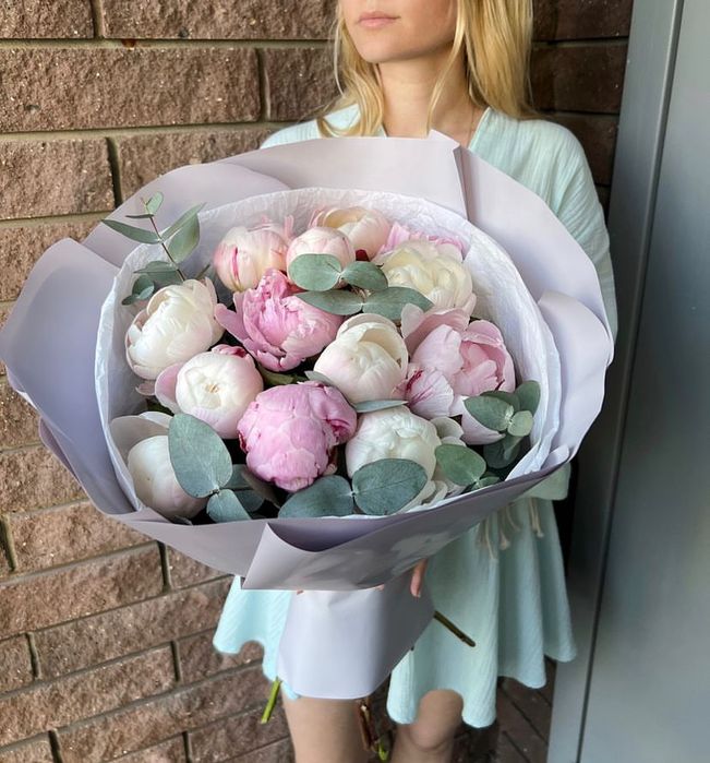 Пионы Розы гортензии Хризантемы цветы букеты