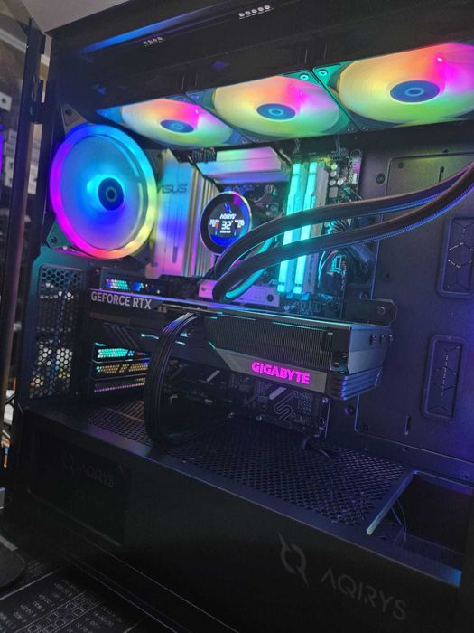 PC Gaming Ryzen 7 9800X3D RTX 4070 Ti 32GB DDR5 2TB Asamblat Str3sU