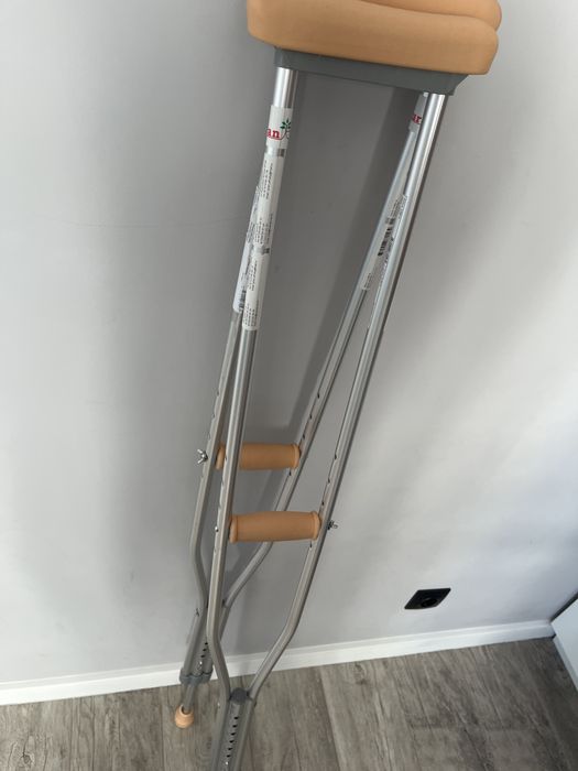 продам костыли для роста 178-200 метра