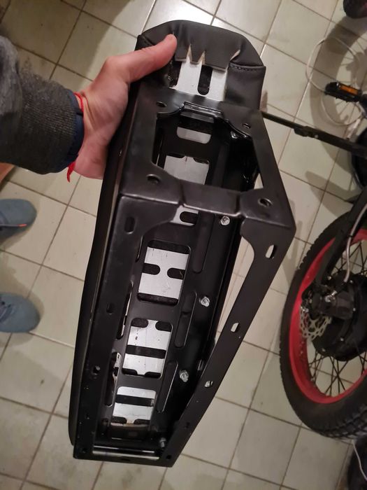 Мото седалка и багажник за електрическо колело тип Stealth, Eleek, Vector