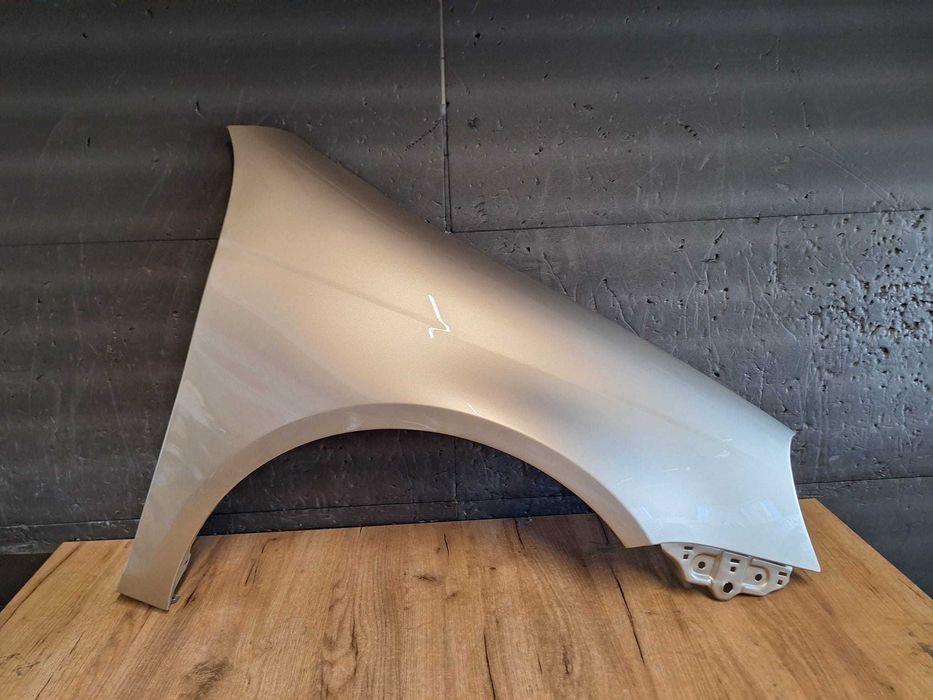 Aripa Fata Dreapta VW Jetta 3/III An 2005-2011 (LD1W (Auriu))